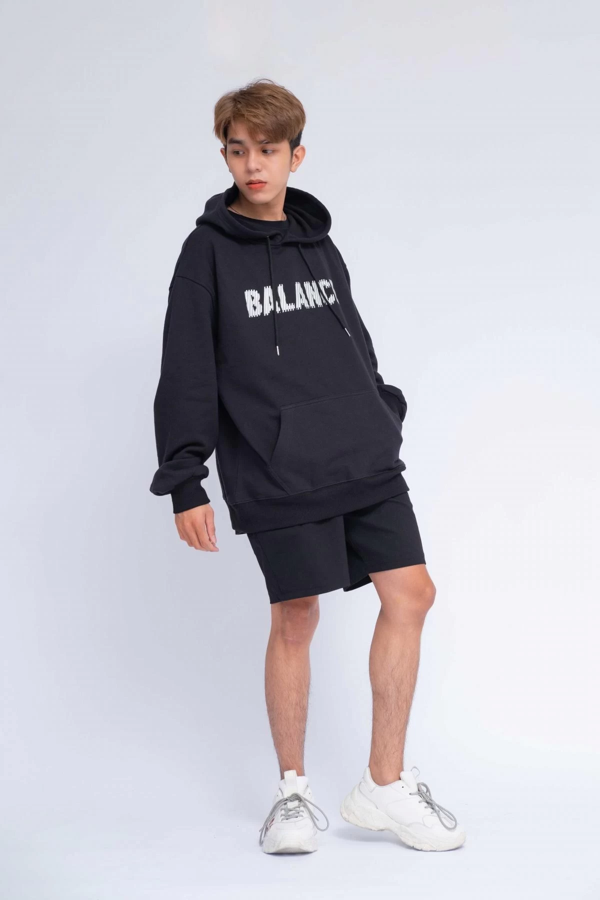 Gia Công Thời Trang Áo Hoodie Oversized Nam Balance R&G3