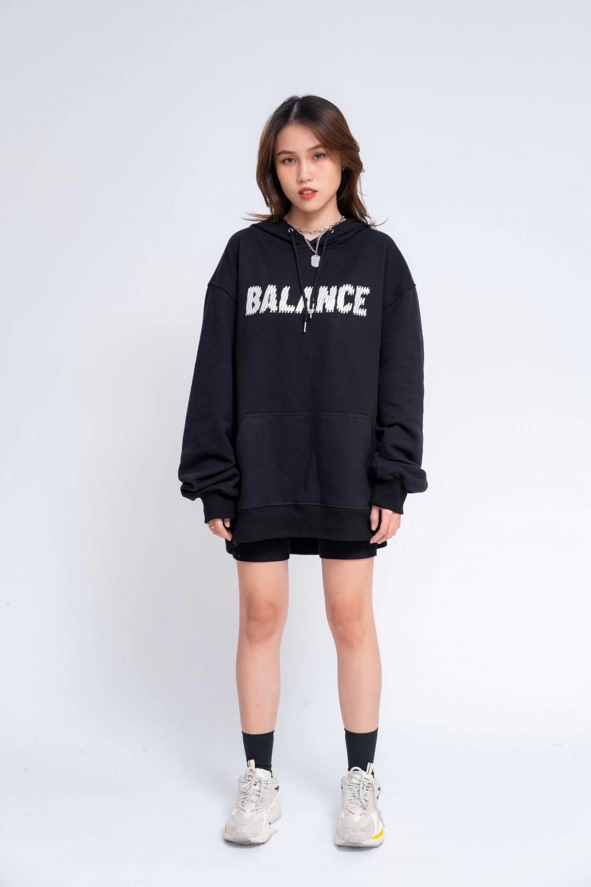 Gia Công Thời Trang Áo Hoodie Oversized Nữ Balance R&G