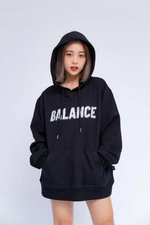 Gia Công Thời Trang Áo Hoodie Oversized Nữ Balance R&G4