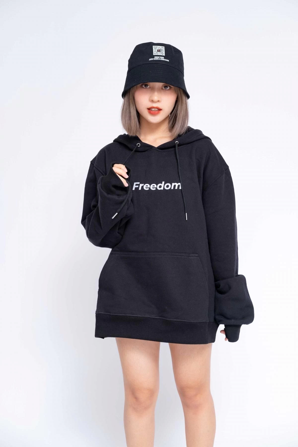 Gia Công Thời Trang Áo Hoodie Oversized Nữ Freedom Reflection