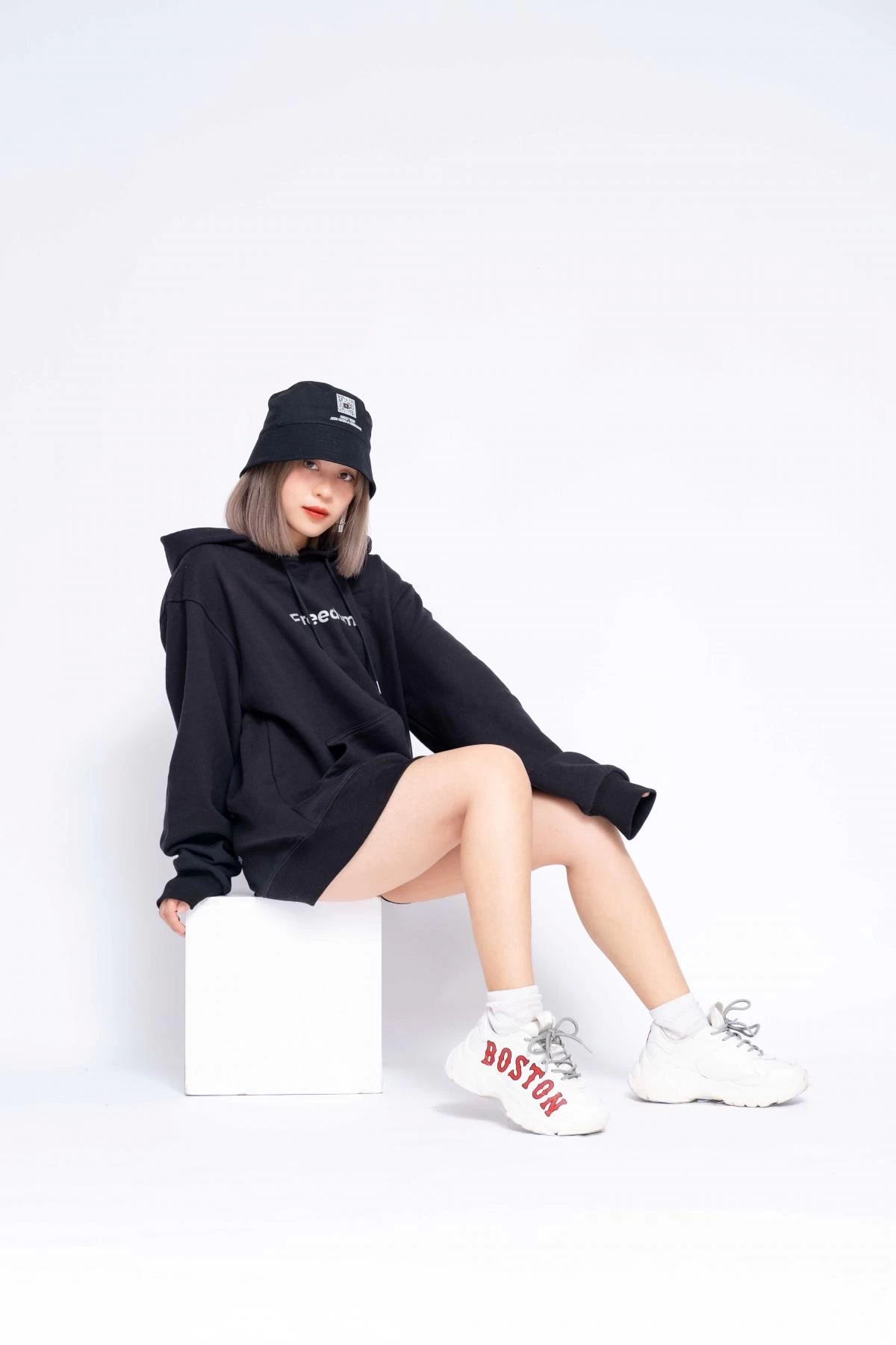 Gia Công Thời Trang Áo Hoodie Oversized Nữ Freedom Reflection3