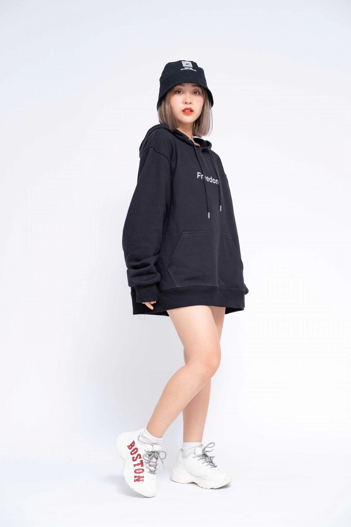 Gia Công Thời Trang Áo Hoodie Oversized Nữ Freedom Reflection5