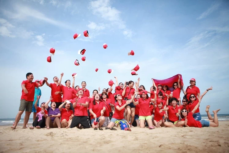 Chọn Màu Áo Thun Team Building Cho Ngày Dài Dã Ngoại